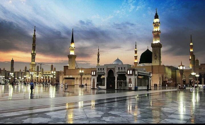 5 Star Madinah Hotel Stay, Near the Prophet's Mosque